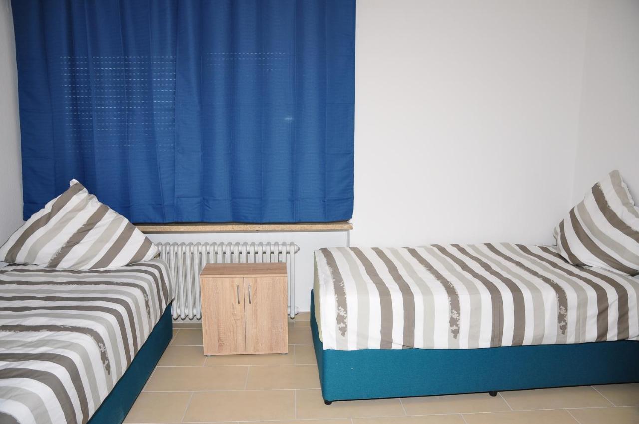 Weisenau Plaza Hostel ไมนซ์ ภายนอก รูปภาพ