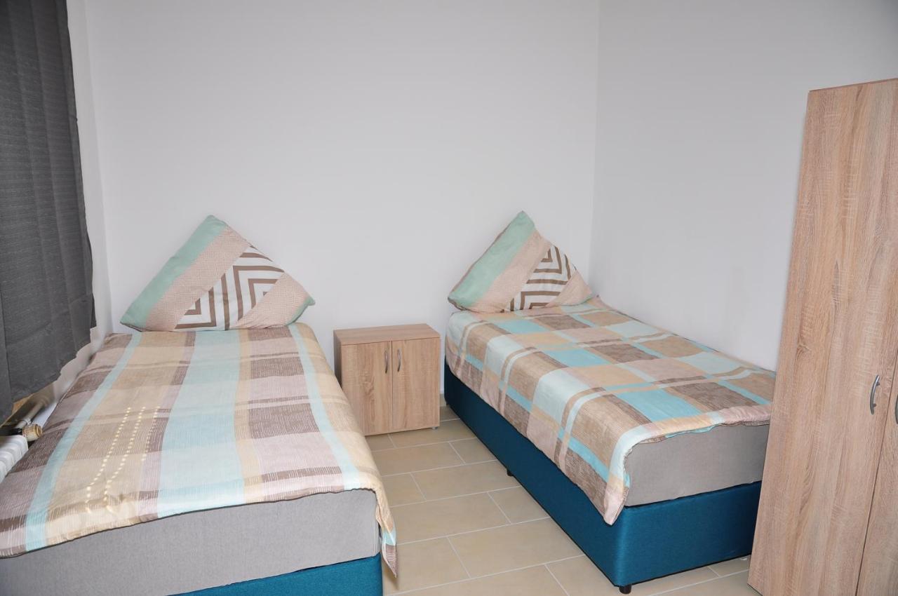 Weisenau Plaza Hostel ไมนซ์ ภายนอก รูปภาพ