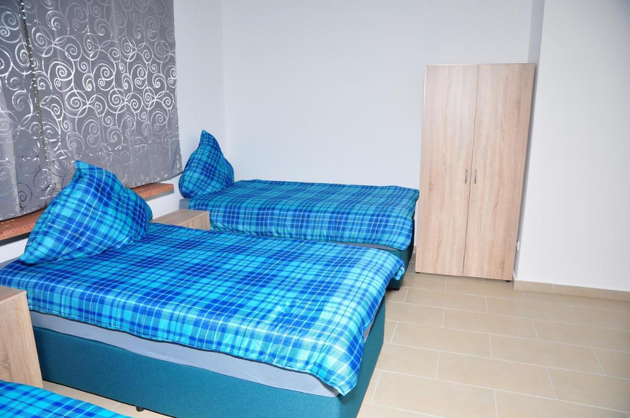 Weisenau Plaza Hostel ไมนซ์ ภายนอก รูปภาพ