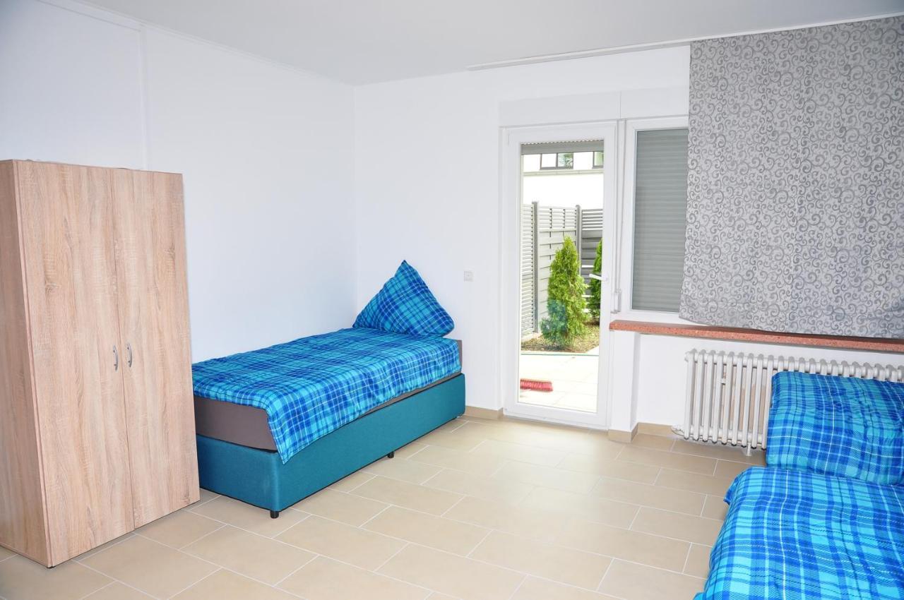 Weisenau Plaza Hostel ไมนซ์ ภายนอก รูปภาพ