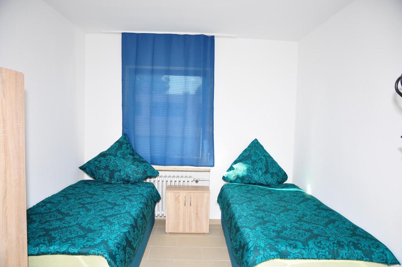 Weisenau Plaza Hostel ไมนซ์ ภายนอก รูปภาพ