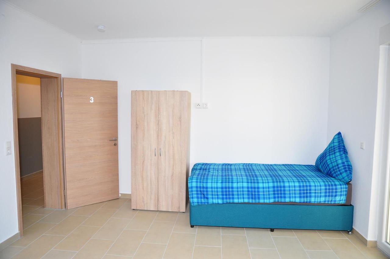 Weisenau Plaza Hostel ไมนซ์ ภายนอก รูปภาพ