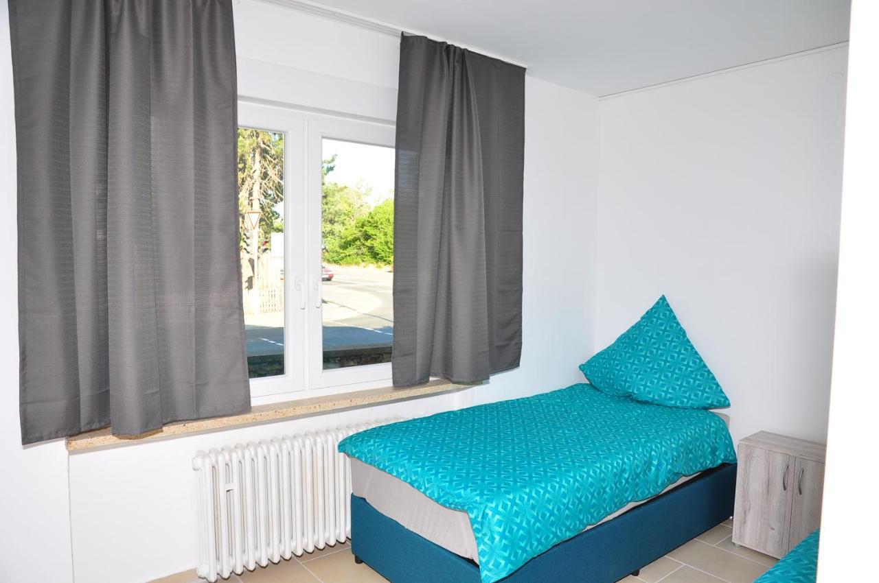 Weisenau Plaza Hostel ไมนซ์ ภายนอก รูปภาพ